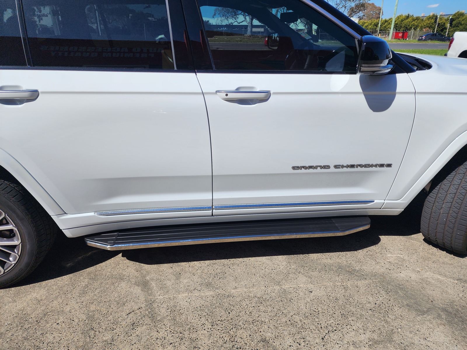 Premium Side Steps Running Boards to suit Jeep Grand Cherokee 2020 2023 7 seat GRAND4x4
