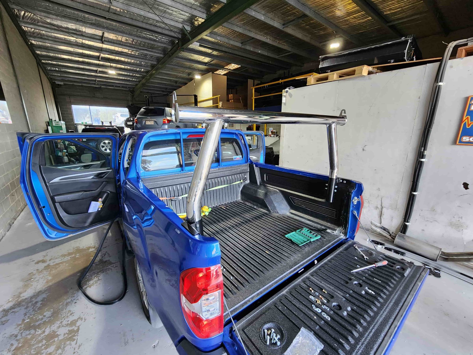 Universal Stainless Steel Adjustable Width Height Ute Tub Ladder Rack ...