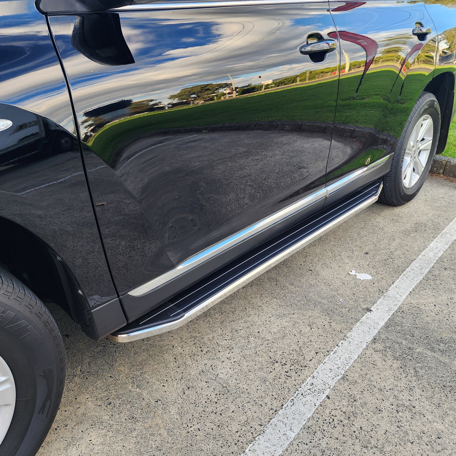 Premium Side Steps Running Boards to suit Toyota Kluger 2008 2013