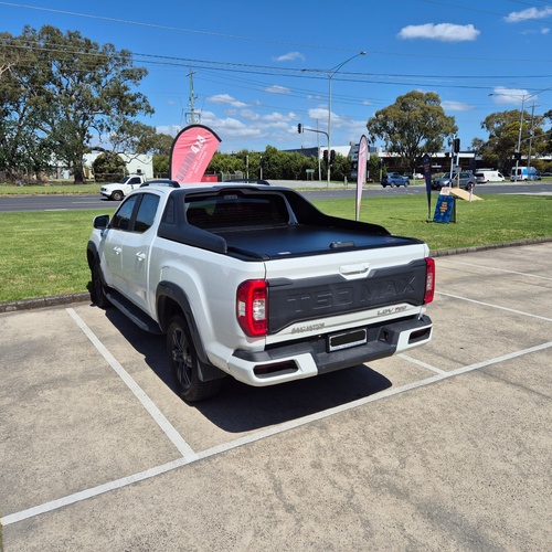 Ford Ranger Wildtrak Roller Shutter & Sail Plane removal 